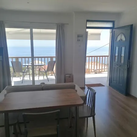 Sun Meets Sea Athánion