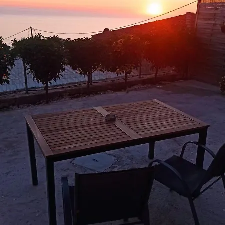 Sun Meets Sea Apartament