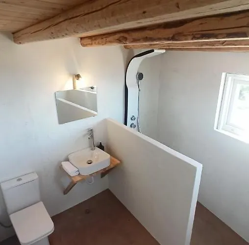 Sun Meets Sea Daire Athánion