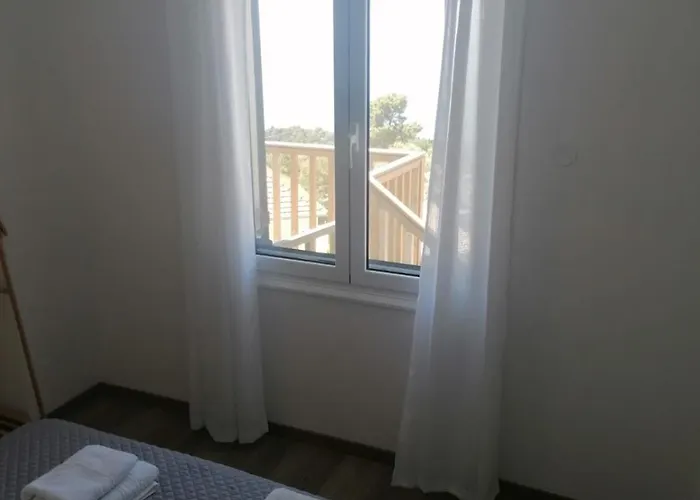 Sun Meets Sea Daire Athánion